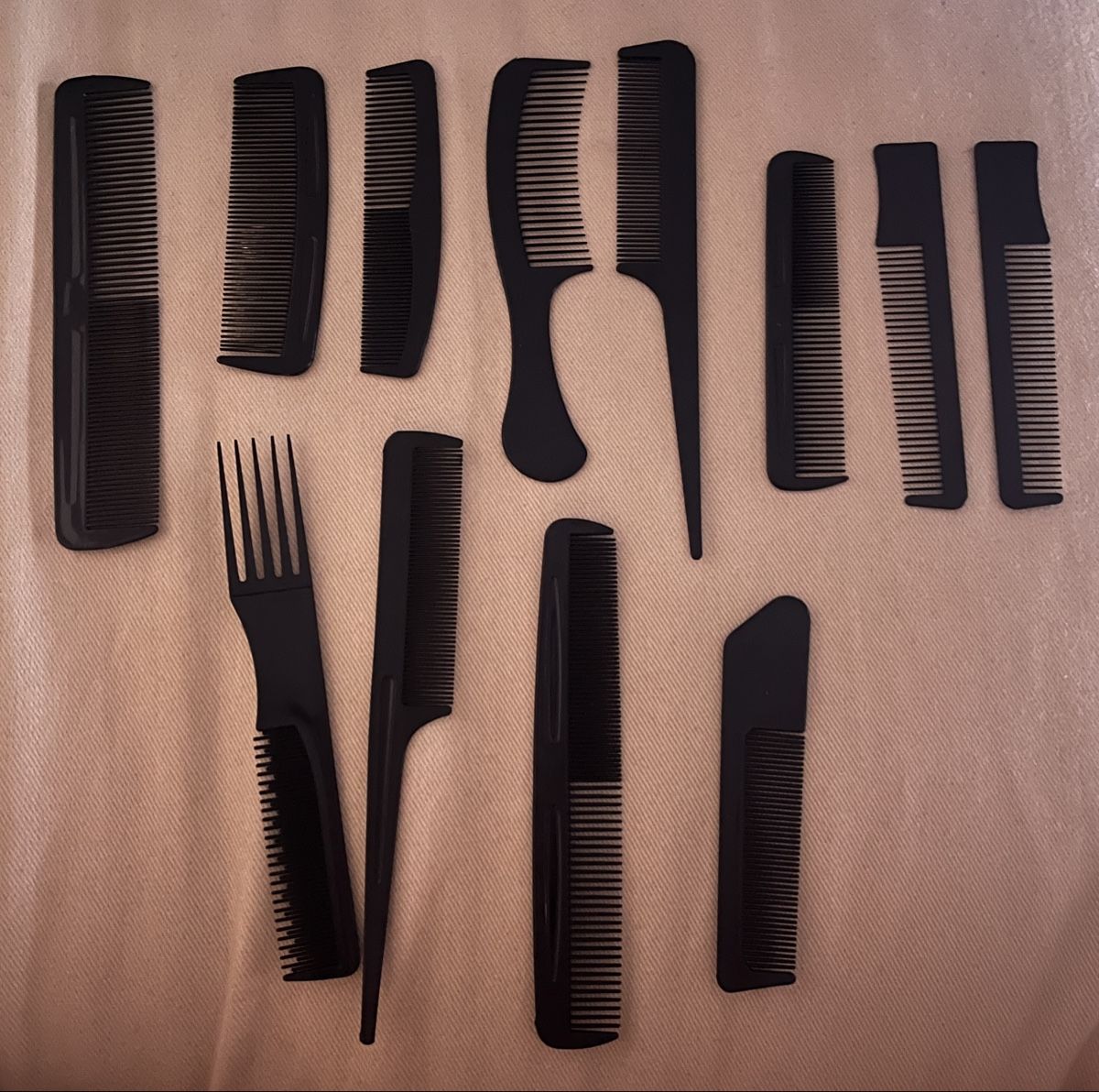12er Set schwarze Kämme, teils Stielkamm neu – Bild 1